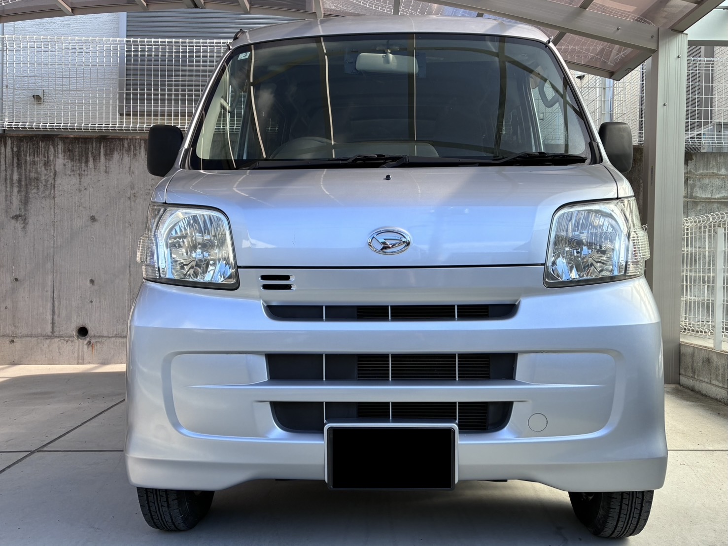 車両外観（正面）